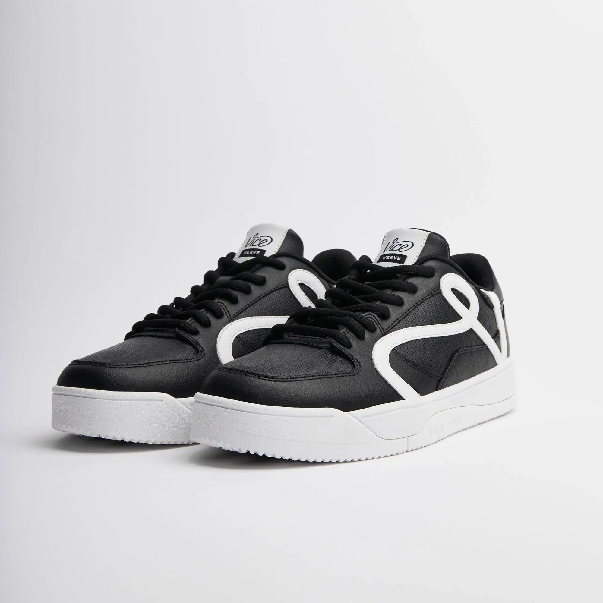 Vice_Golf_Verve_Lifestyle_Shoe_Black_White